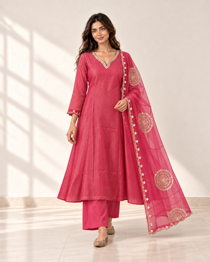 Jhanvi Rose Pink Medallion Kurta Set, styled look